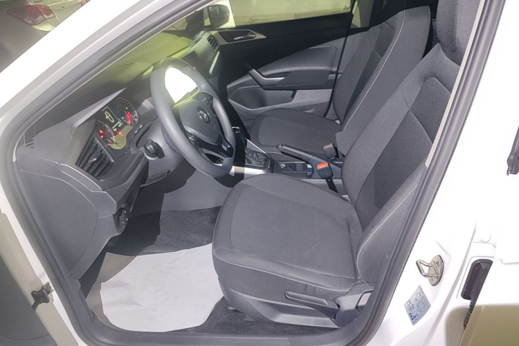 Volkswagen Polo 2019 car image #15
