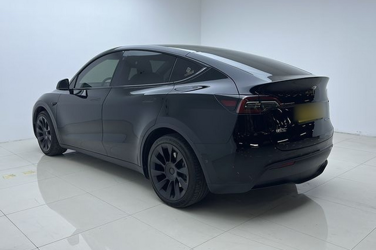 Tesla Model Y 2022 car image #7