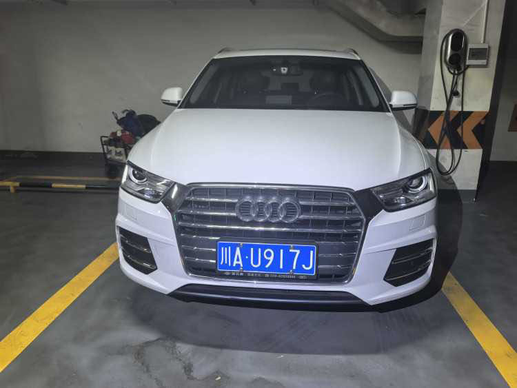 Audi Q3 2016 car image #2