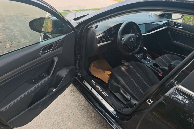 Volkswagen Lavida 2020 car image #16