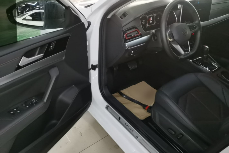 Volkswagen Lavida 2022 car image #16