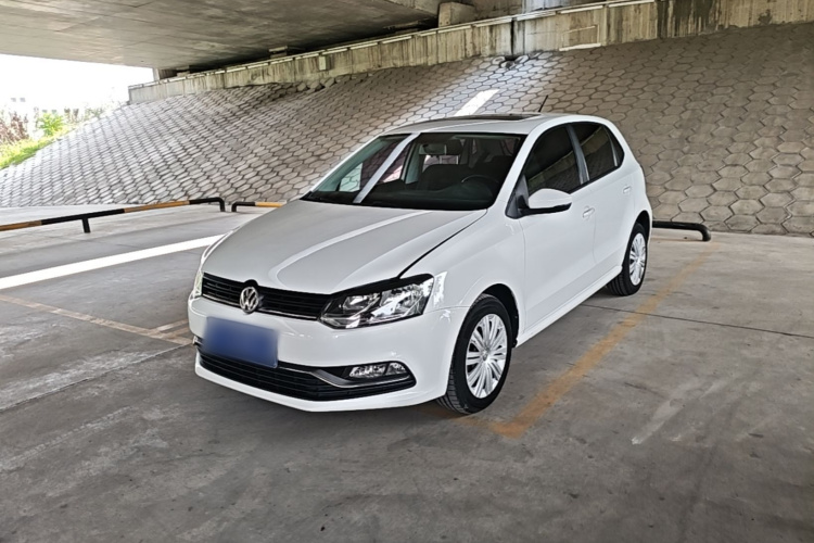 Volkswagen Polo 2016 car image #2
