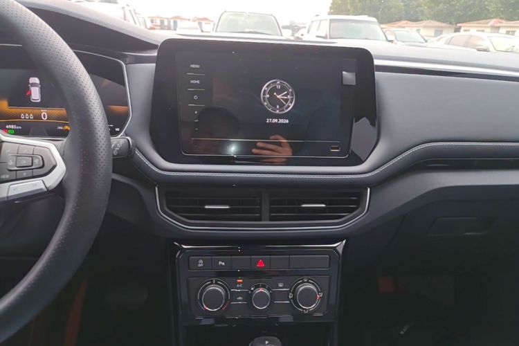 Volkswagen Tharu 2024 car image #13