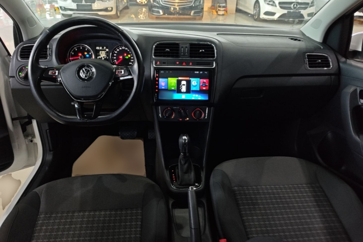 Volkswagen Polo 2018 car image #10