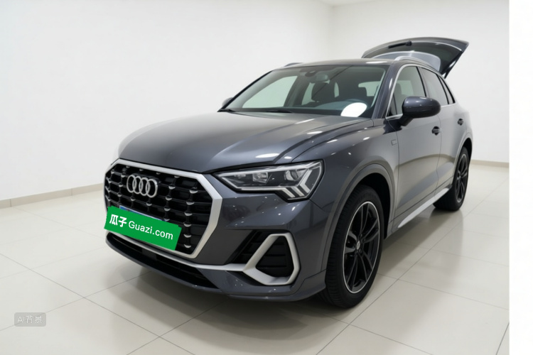 Audi Q3 2020 car image #2