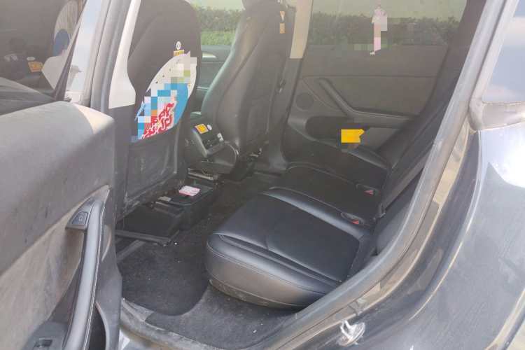 Tesla Model Y 2022 car image #10