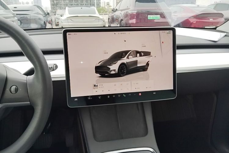 Tesla Model Y 2021 #13 Tesla Model Y 2021 car image #13