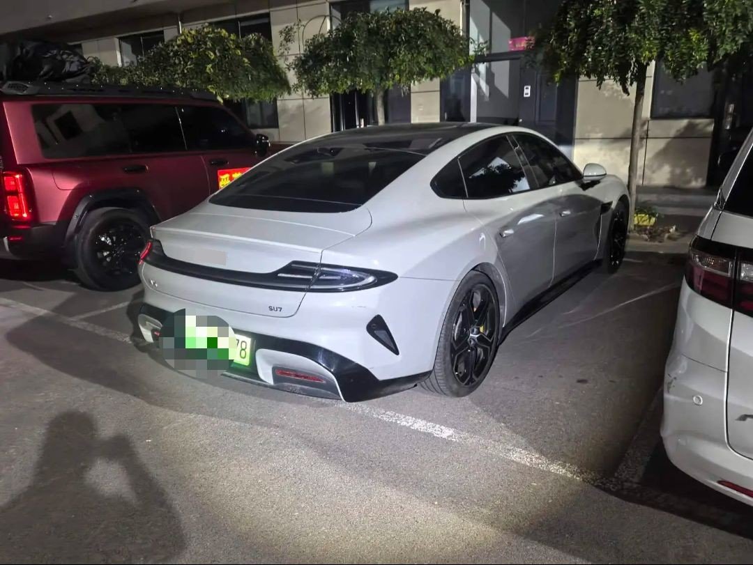 MI SU7 2024 car image #2