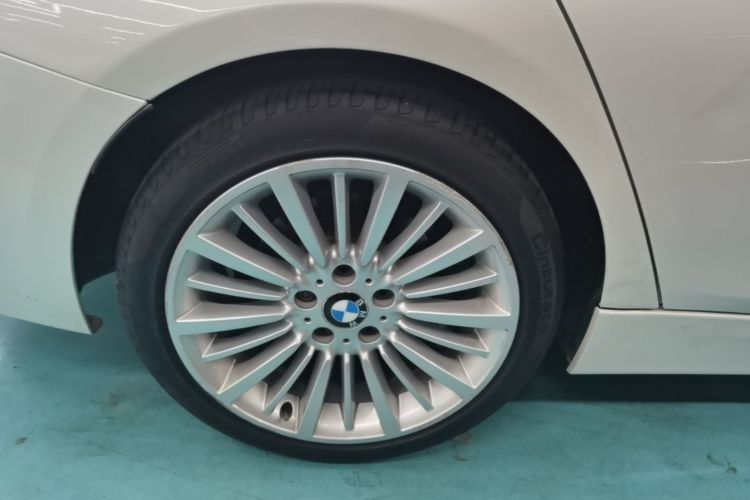 BMW 3 Series 2018 #10 BMW 3 Series 2018 car image #10