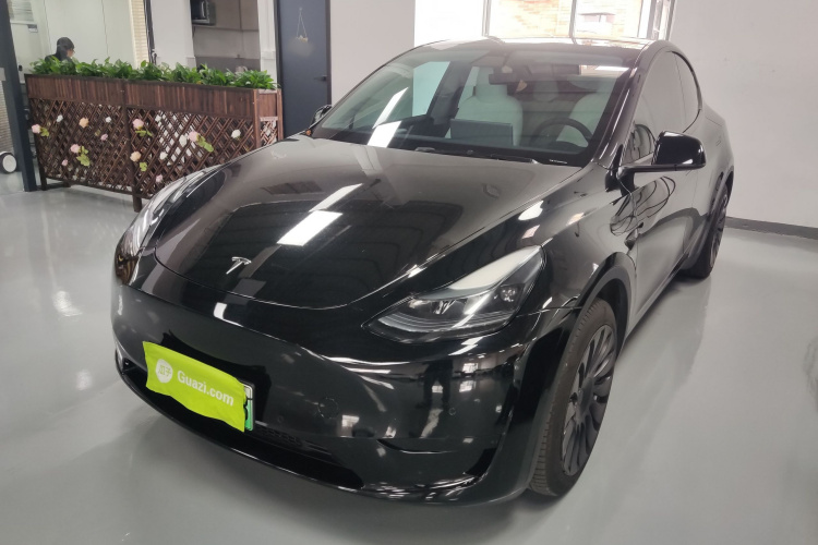 Tesla Model Y 2023 #2 Tesla Model Y 2023 car image #2