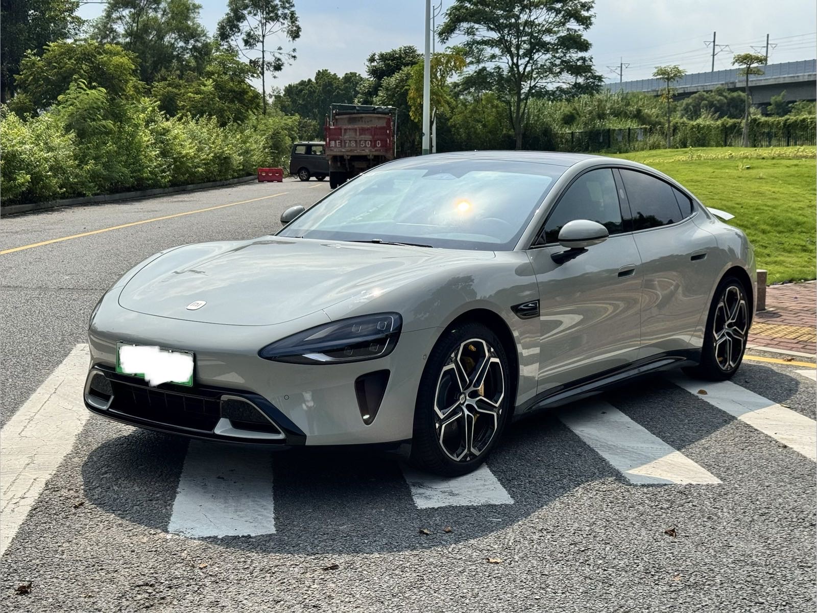 MI SU7 2025 car image 