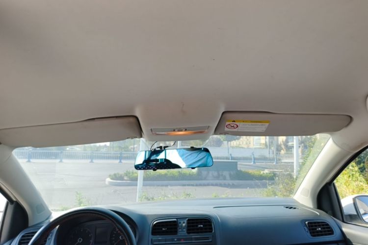 Volkswagen Polo 2016 car image #18