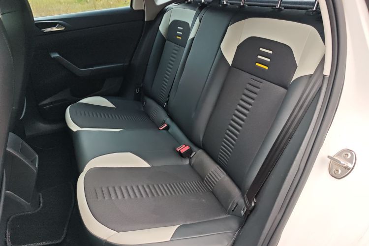 Volkswagen Polo 2019 car image #13