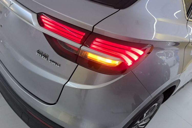 GEELY Coolray 2021 car image #8