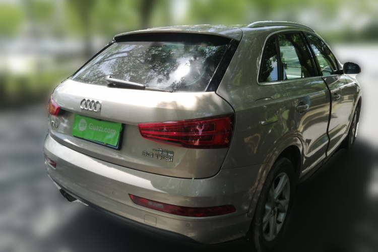 Audi Q3 2017 car image #5