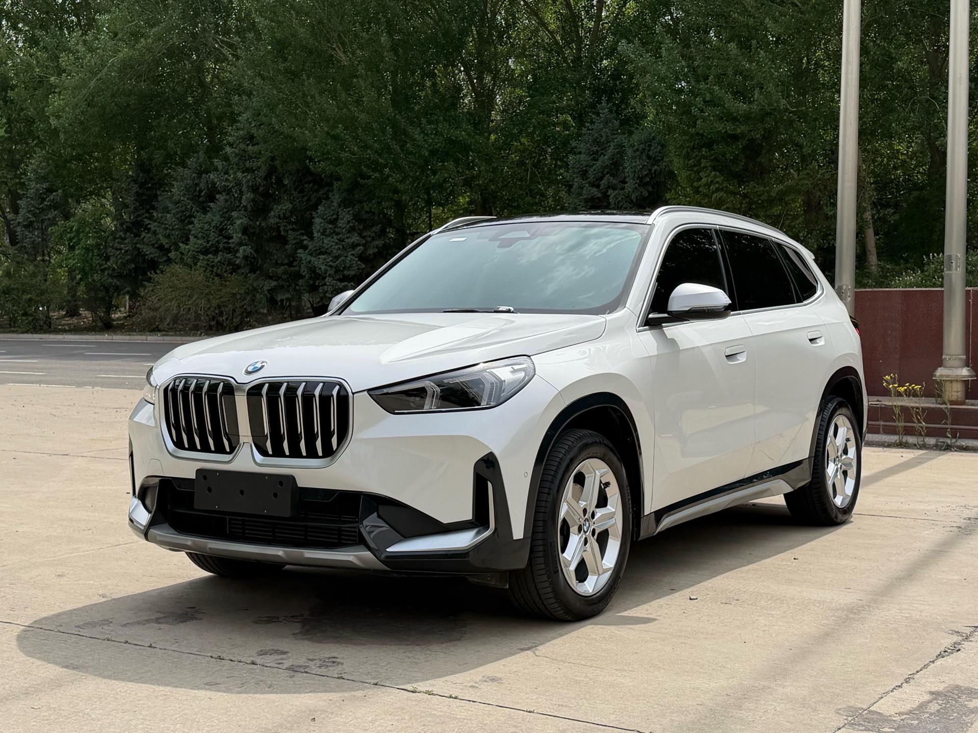 BMW X1 2023 BMW X1 2023 car image