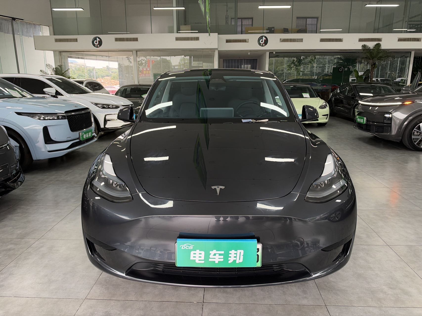 Tesla Model Y 2024 car image #2