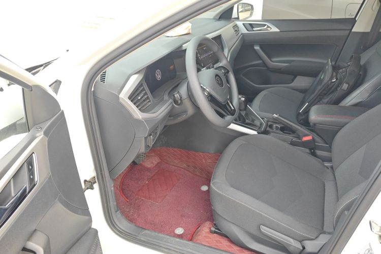 Volkswagen Polo 2024 car image #16