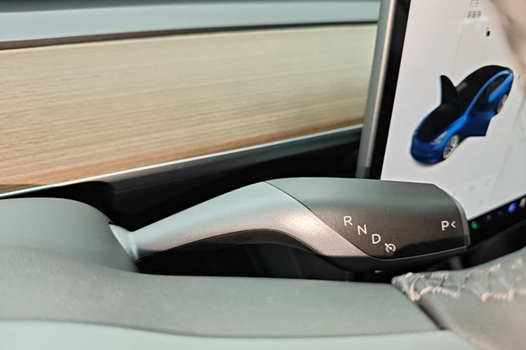 Tesla Model 3 2021 car image #14