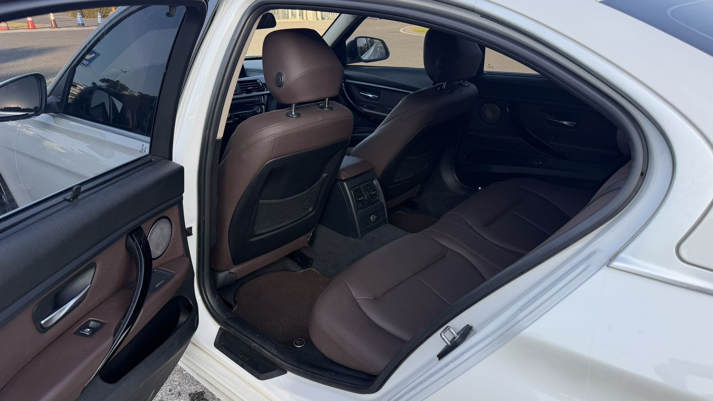 BMW 3 Series 2019 #10 BMW 3 Series 2019 car image #10