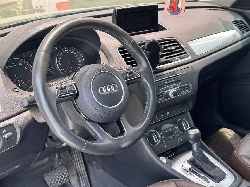 Audi Q3 2016 car image #4