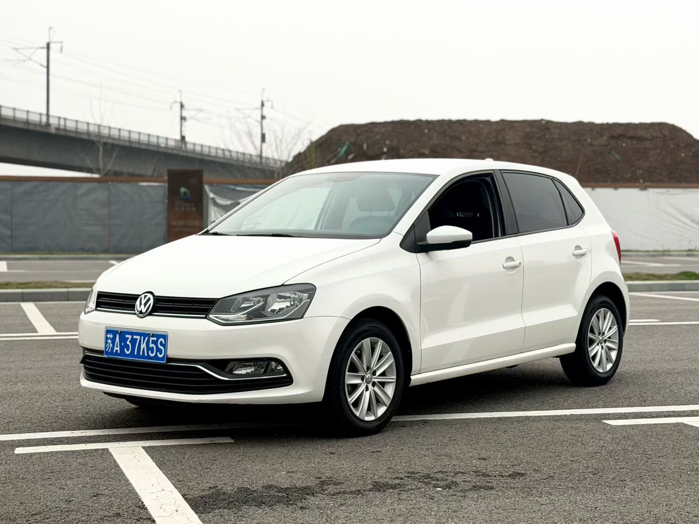 Volkswagen Polo 2014 Volkswagen Polo 2014 car image