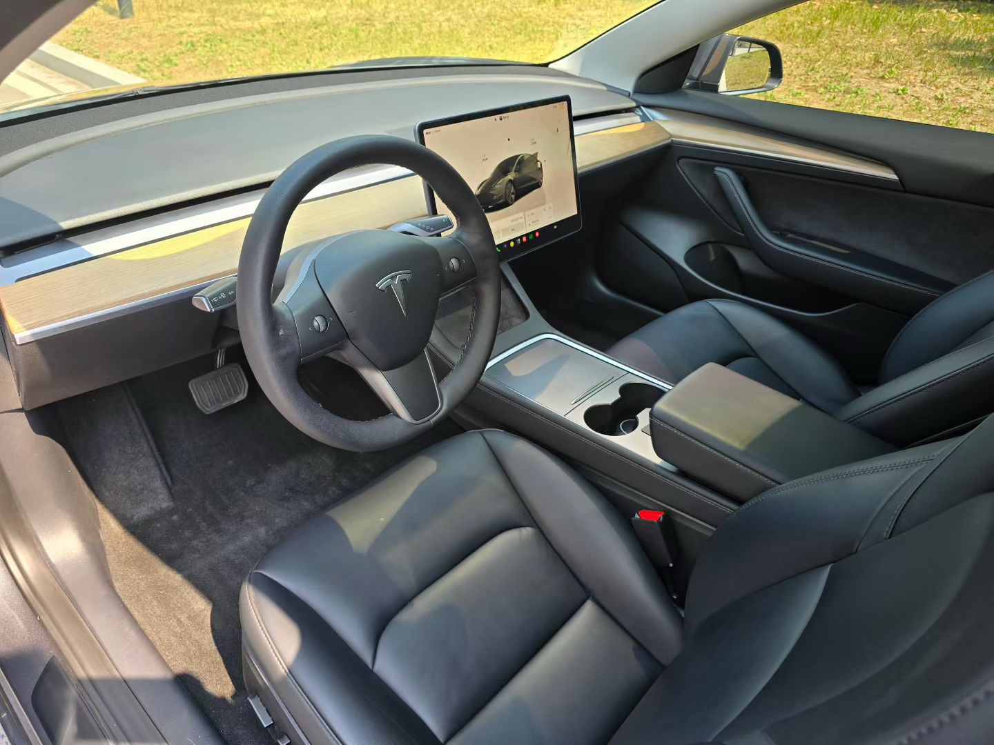 Tesla Model 3 2022 car image #5