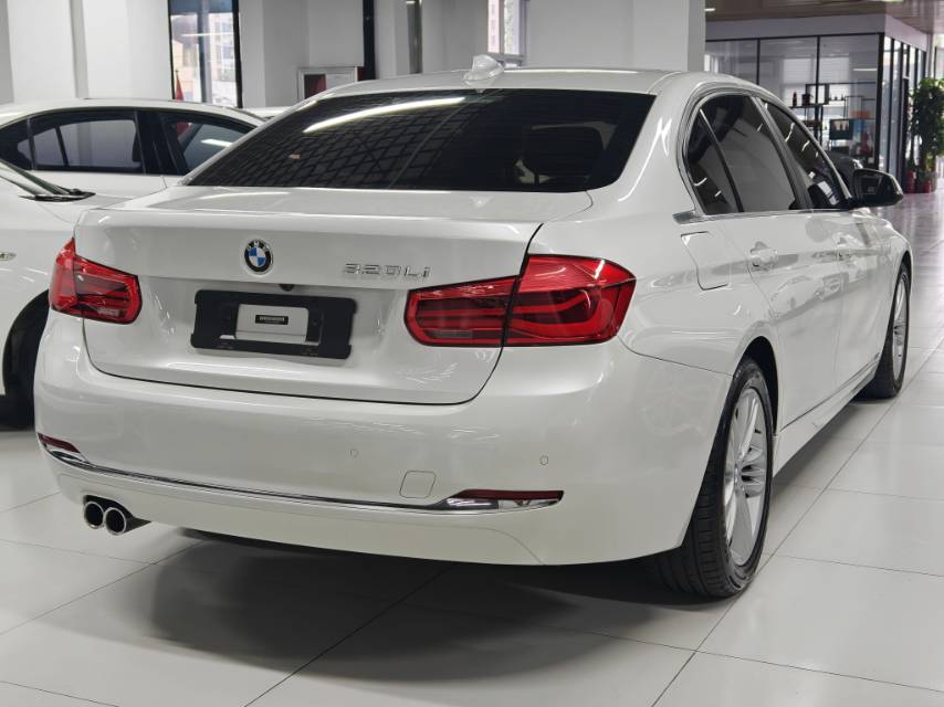 BMW 3 Series 2017 #3 BMW 3 Series 2017 car image #3
