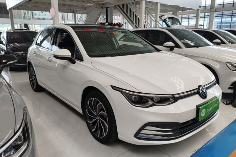 Volkswagen Golf 2021 car image #4