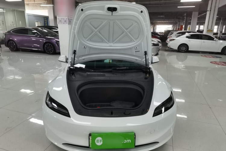 Tesla Model 3 2026 car image #22