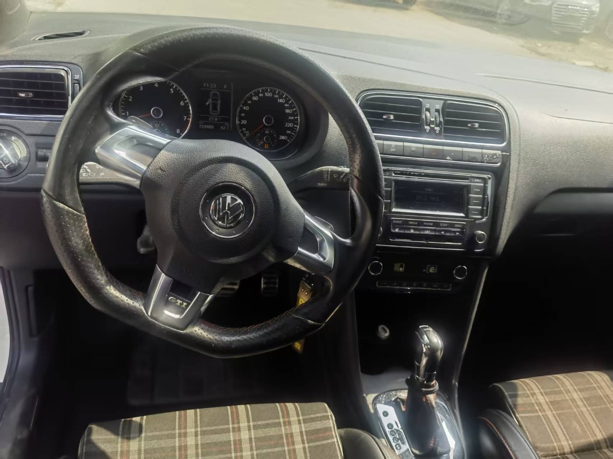 Volkswagen Polo 2014 #8 Volkswagen Polo 2014 car image #8
