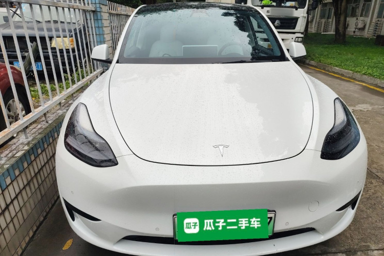 Tesla Model Y 2023 #3 Tesla Model Y 2023 car image #3