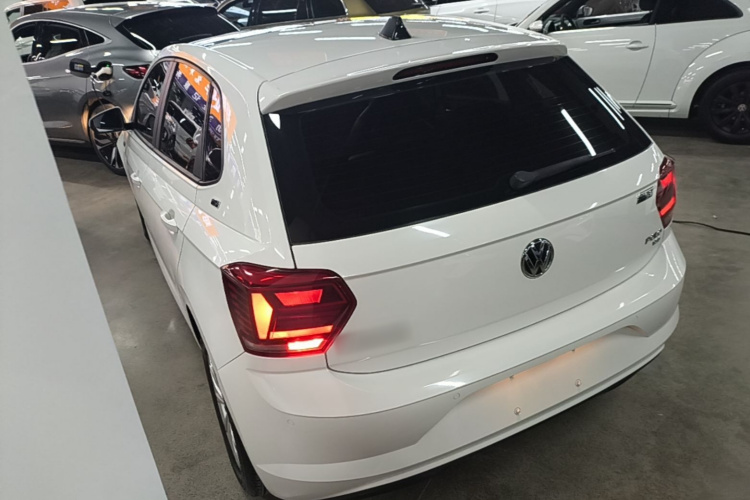 Volkswagen Polo 2019 car image #5