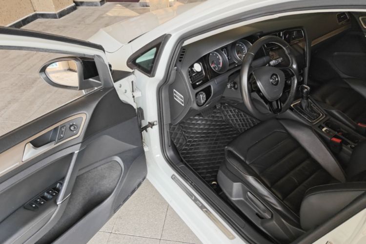 Volkswagen Golf 2016 car image #16