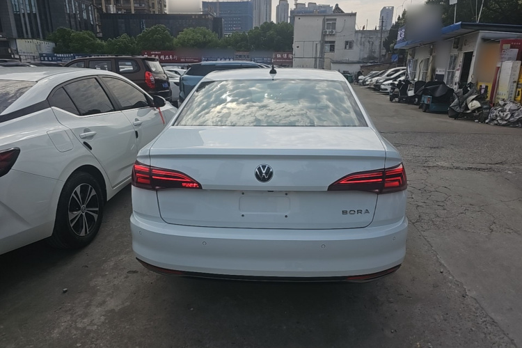 Volkswagen Bora 2022 car image #4