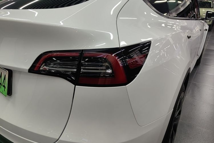 Tesla Model Y 2024 #8 Tesla Model Y 2024 immagine di auto #8