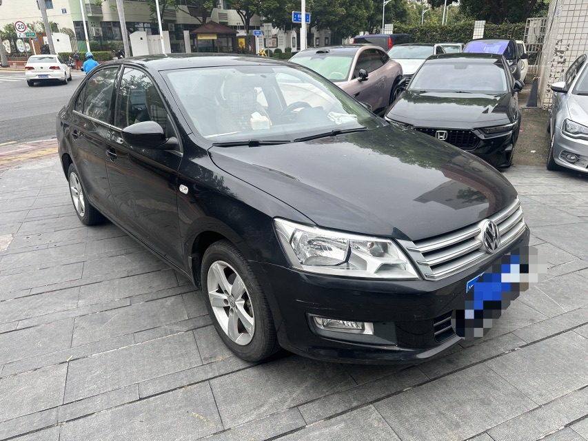 Volkswagen Santana 2014 car image #2