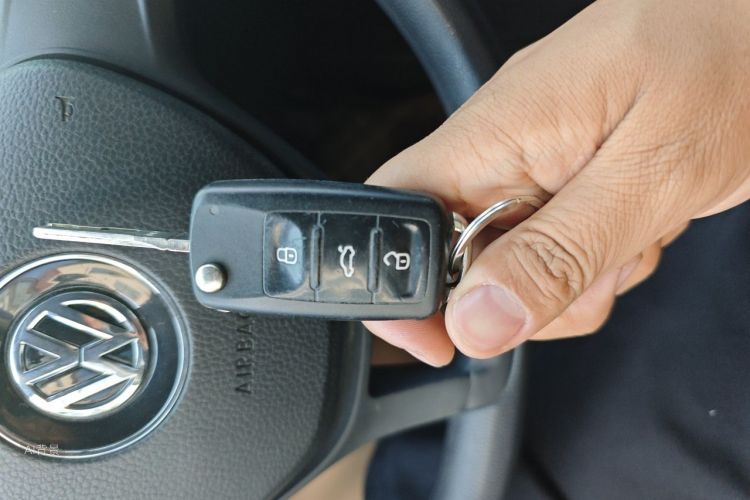 Volkswagen Polo 2015 #10 Volkswagen Polo 2015 car image #10