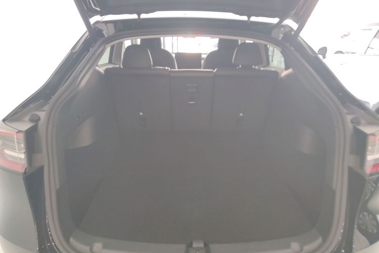 Tesla Model Y 2022 #19 Tesla Model Y 2022 car image #19