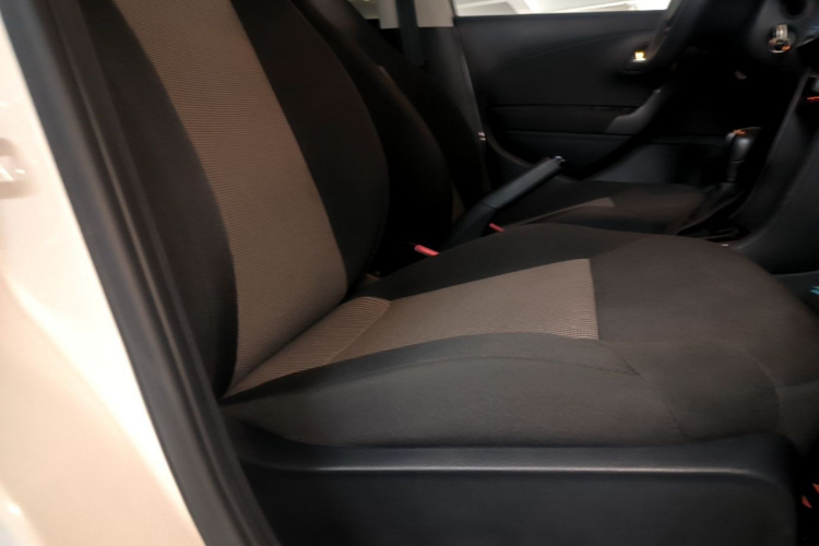 Volkswagen Polo 2018 car image #23