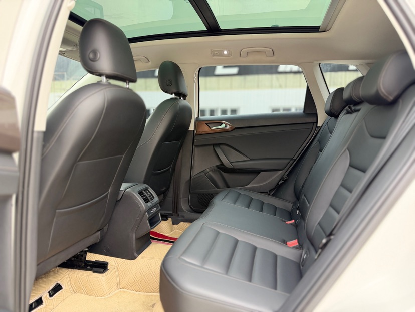 Volkswagen Tharu 2020 car image #8