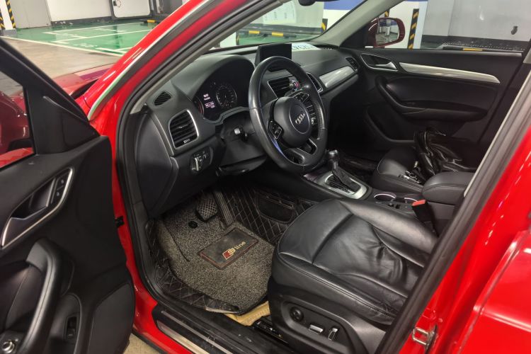 Audi Q3 2017 car image #11