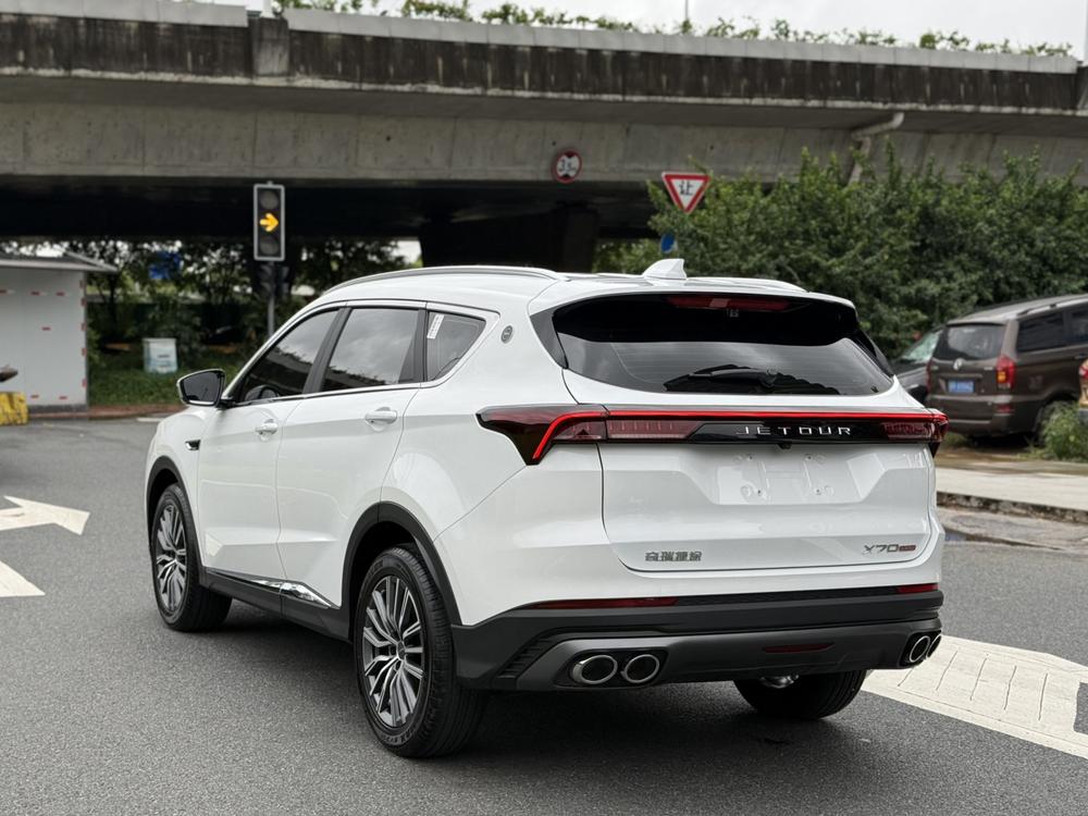 Jetour X70 PLUS 2025 #4 Jetour X70 PLUS 2025 car image #4