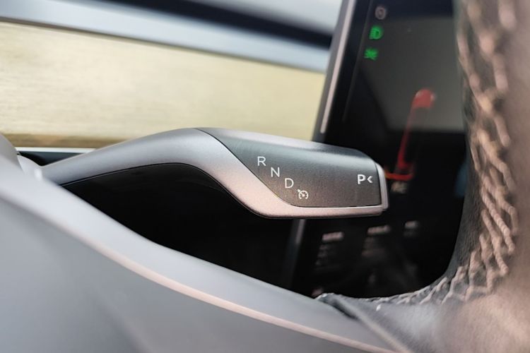 Tesla Model 3 2022 car image #18