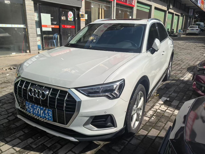 Audi Q3 2021 car image 