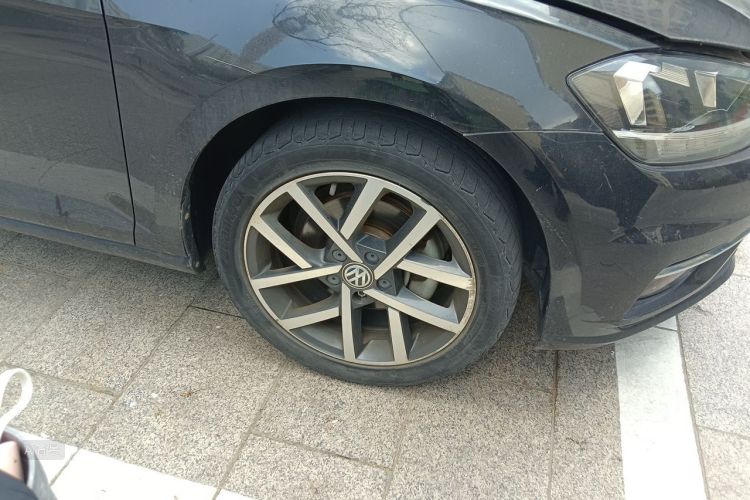 Volkswagen Golf 2020 car image #9