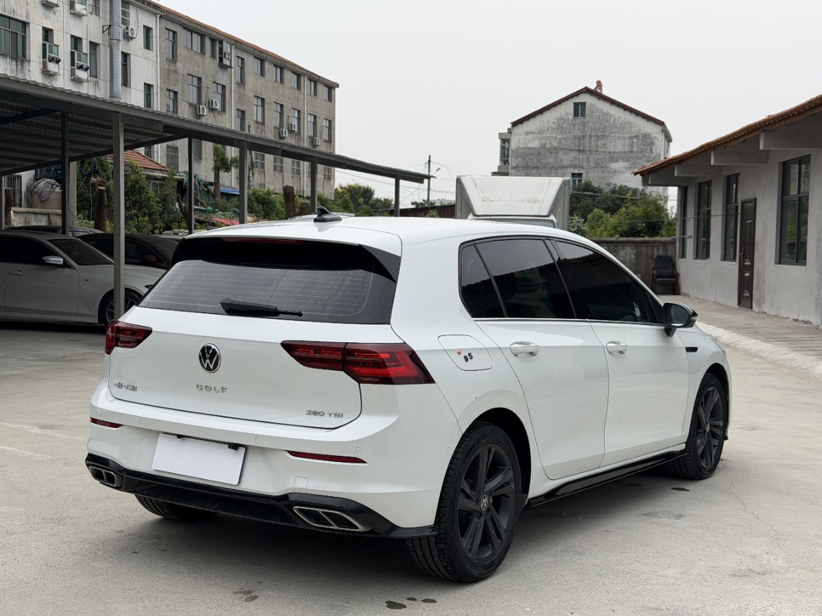 Volkswagen Golf 2022 car image #4