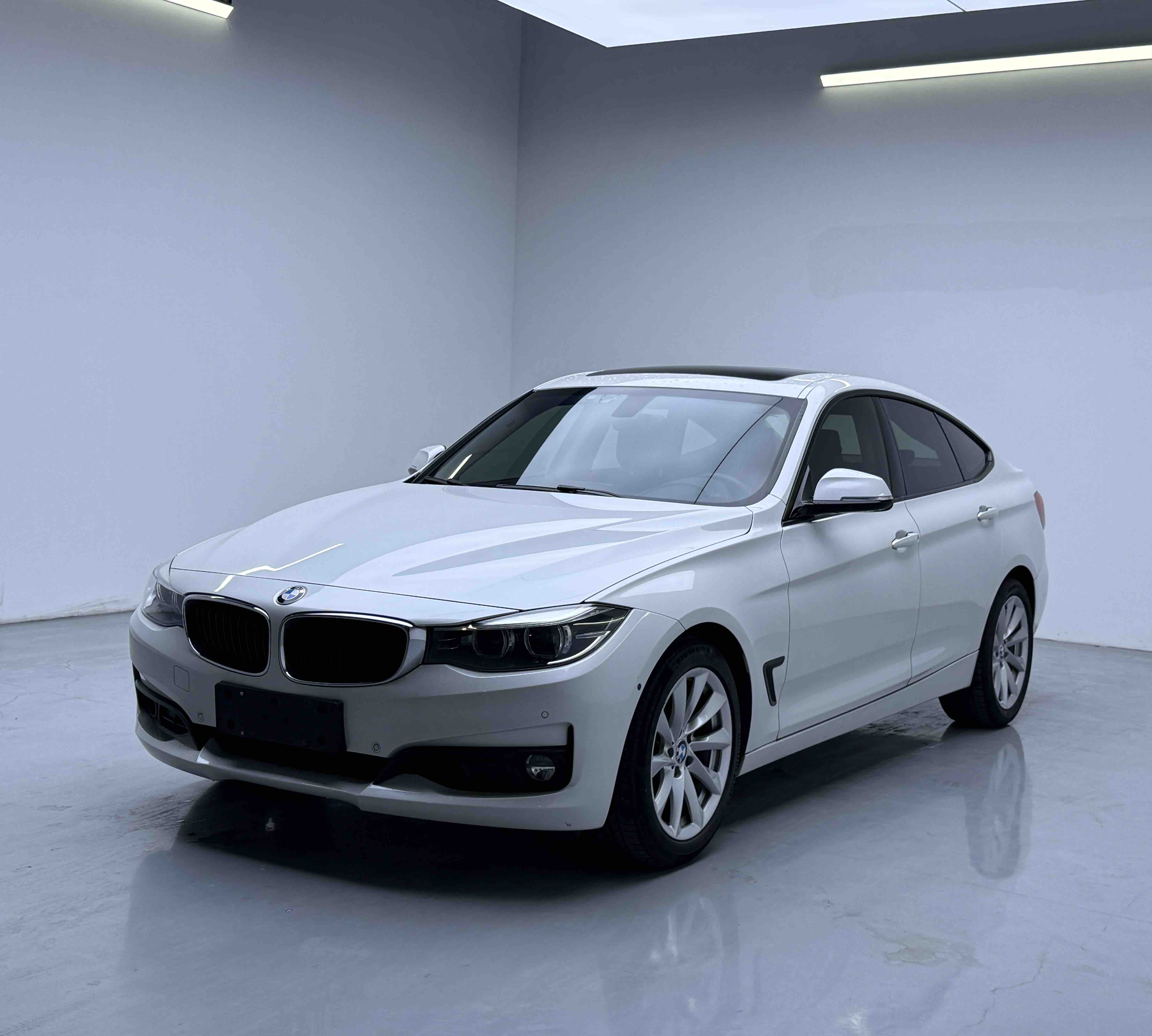 BMW 3 Series GT 2018 image de voiture 