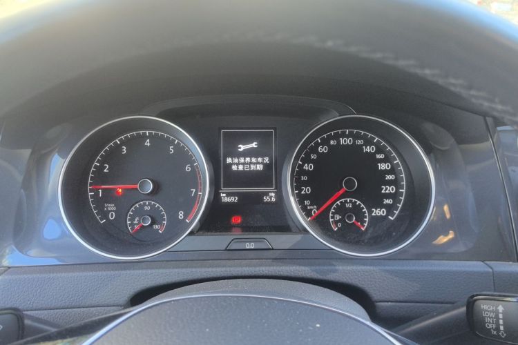 Volkswagen Golf 2018 car image #12