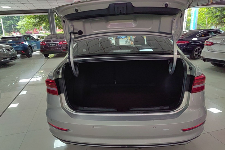 Volkswagen Lavida 2019 #19 Volkswagen Lavida 2019 car image #19